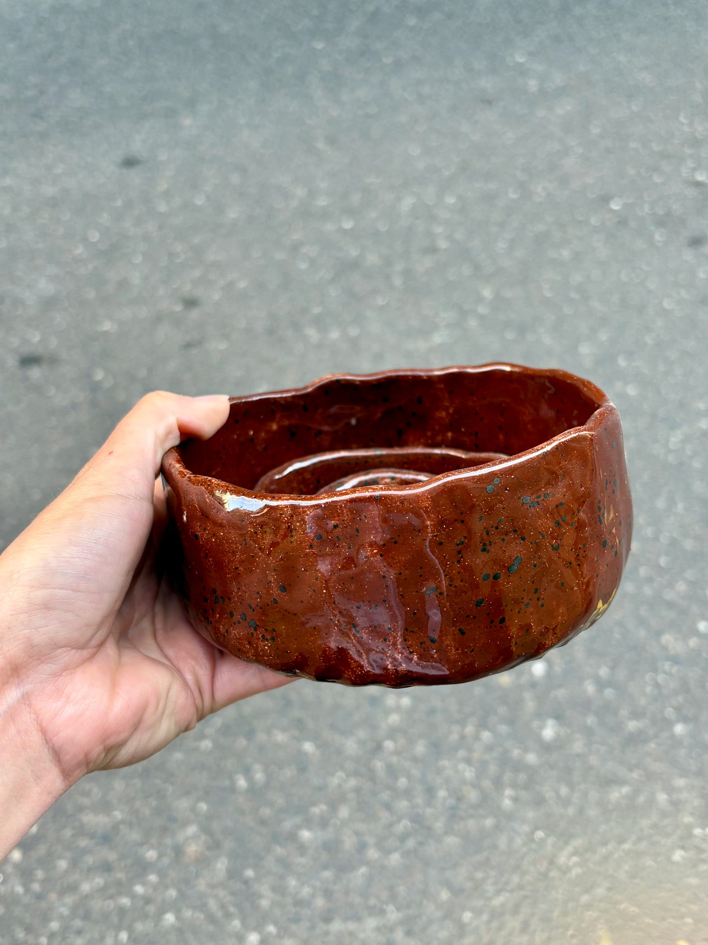 Petit bol anti-glouton en céramique - marron