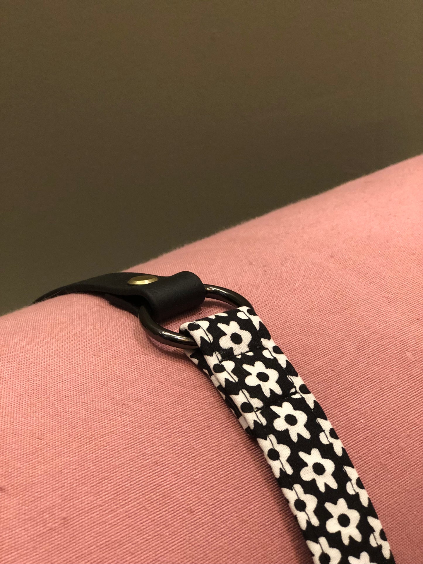 EXCLUSIVE - Marguerites flowers collar