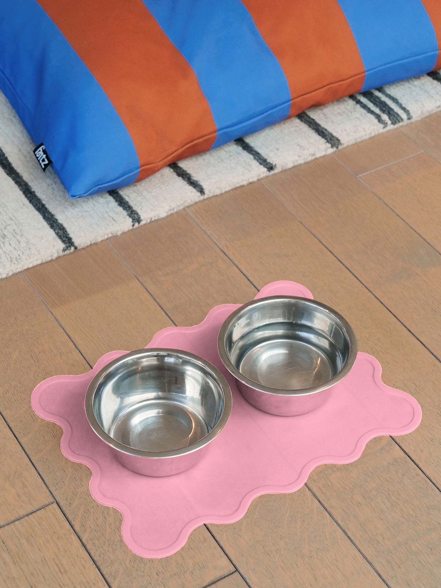 Pink feeding mat