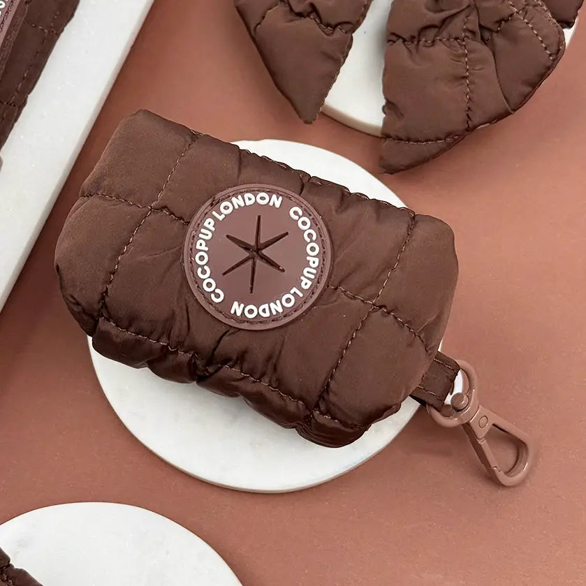 Distributeur de sacs à déjections marron matelassé