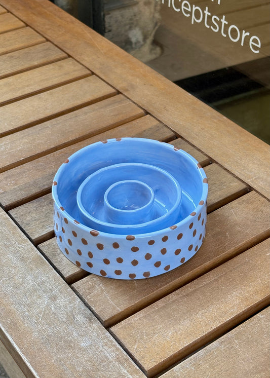 Petit bol anti-glouton en céramique - Bleu à pois