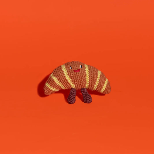 Jouet croissant en crochet