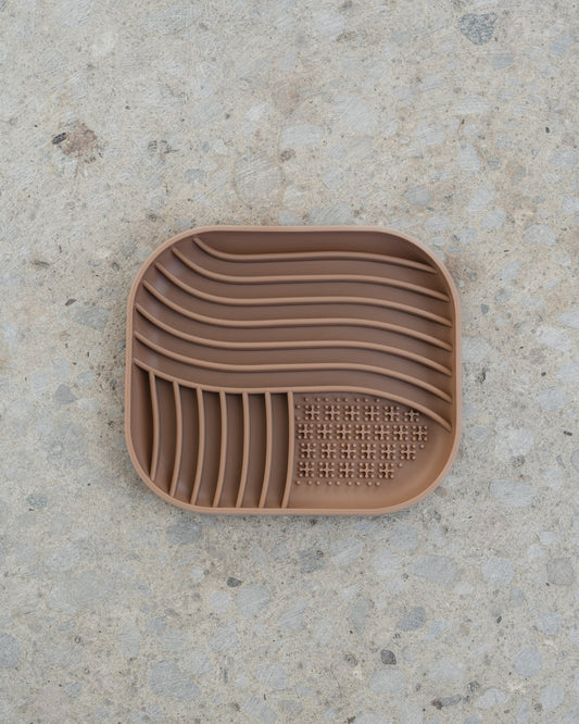 Tapis de léchage marron