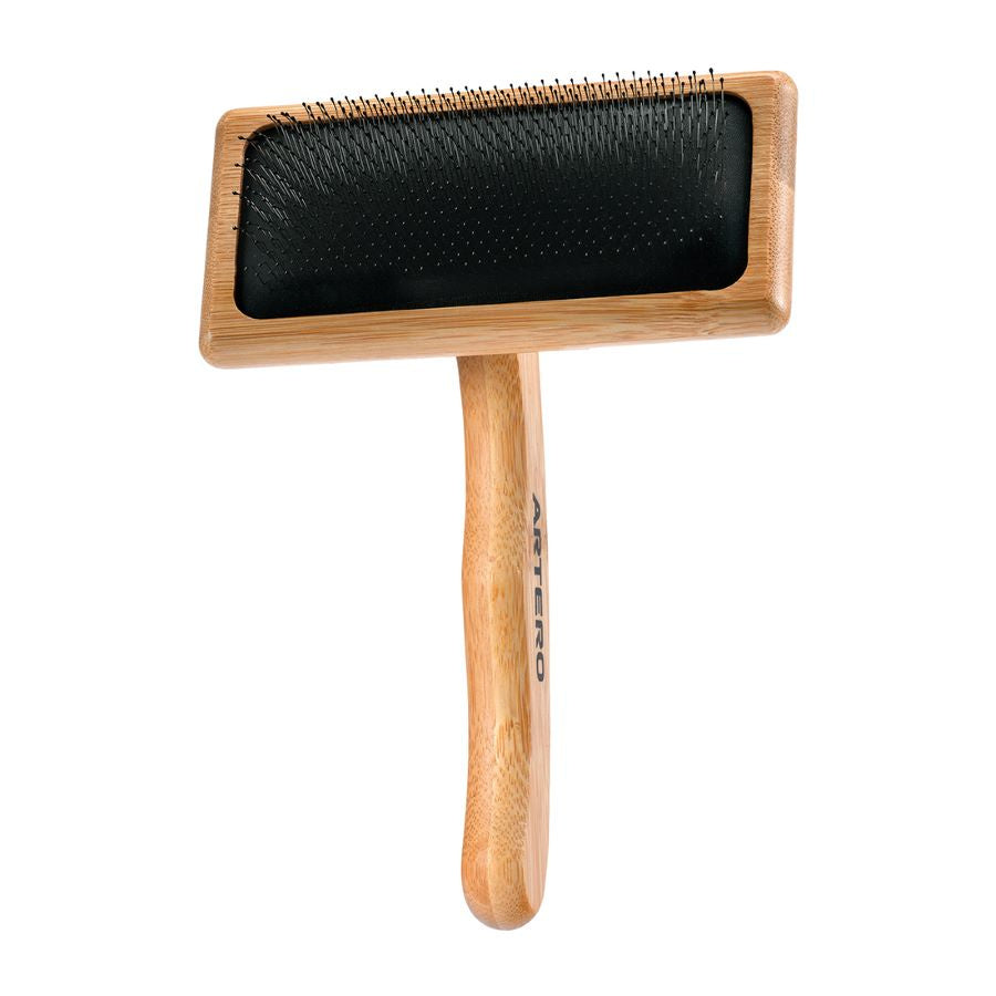 Brosse carde à picots