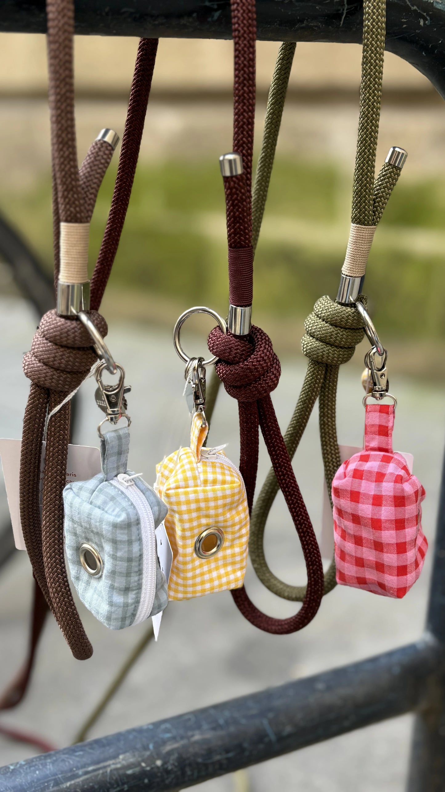 Porte-sacs à déjections vichy jaune