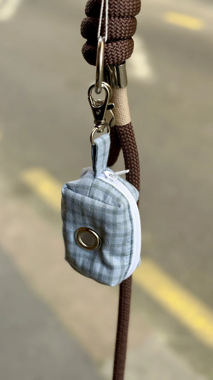 Porte-sacs à déjections vichy bleu